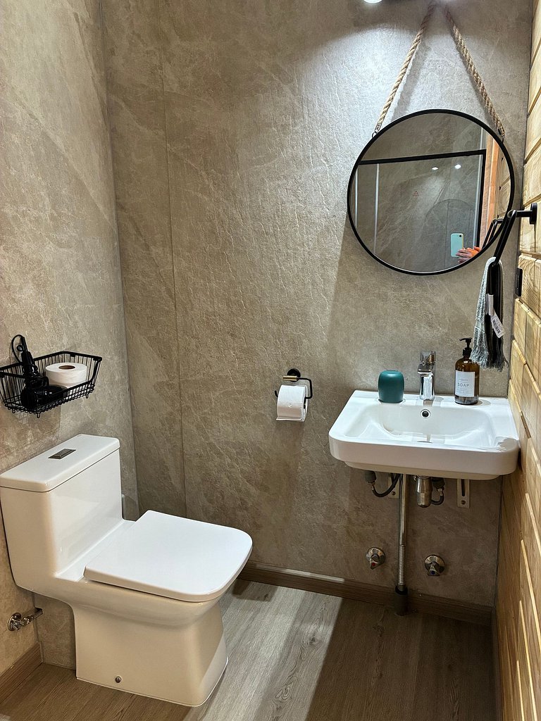 Container con tina temperada